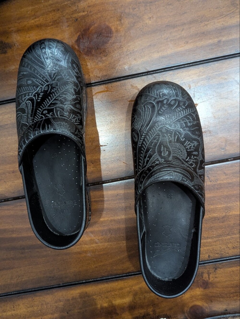 Dansko Professional Black Tooled Leather Floral Clogs Shoes EU 38 / US 7.5-8 - Picture 3 of 10